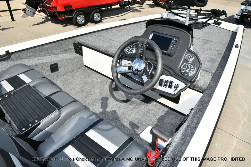 Slide: The Image of Ranger RT188 w/115HP Mercury Pro-XS 2026 - 5