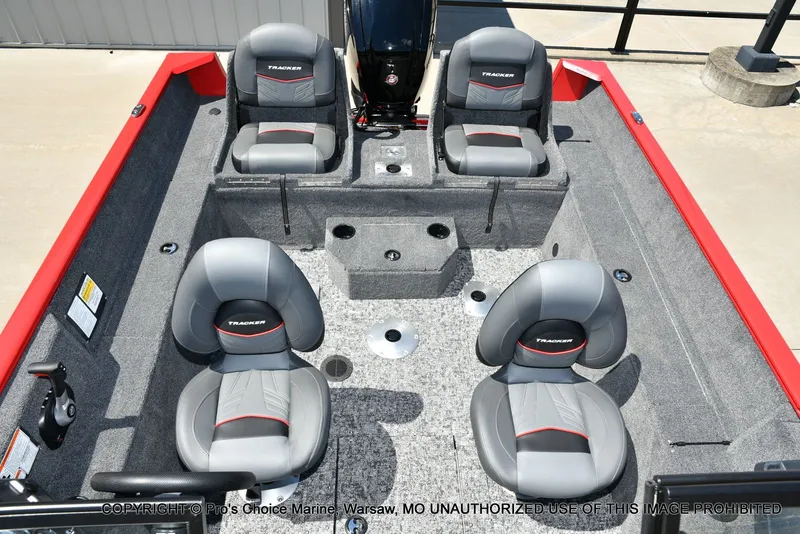 Slide: The Image of Tracker Pro Guide V-175 Combo 2026 - 11