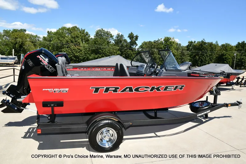 Slide: The Image of Tracker Pro Guide V-175 Combo 2026 - 18