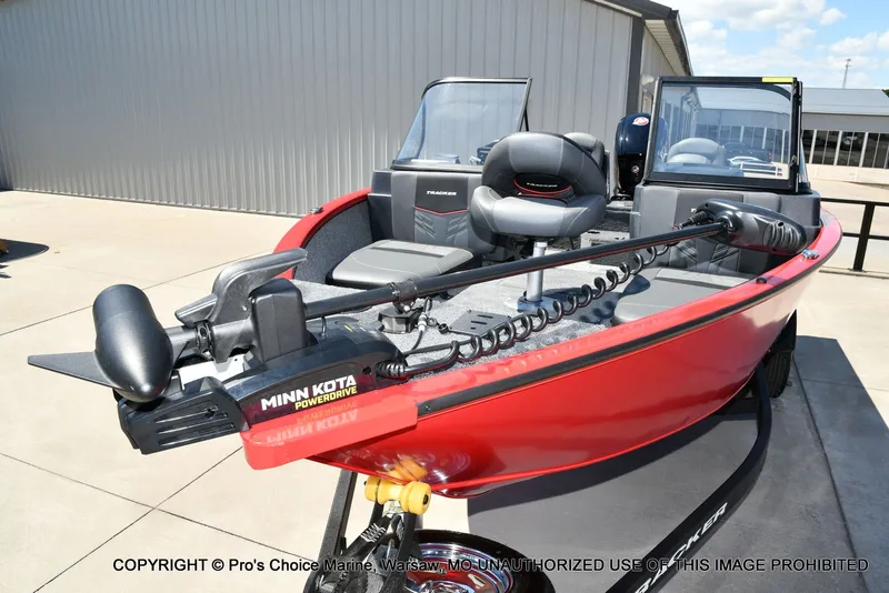 Slide: The Image of Tracker Pro Guide V-175 Combo 2026 - 27