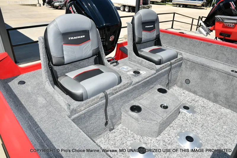 Slide: The Image of Tracker Pro Guide V-175 Combo 2026 - 5