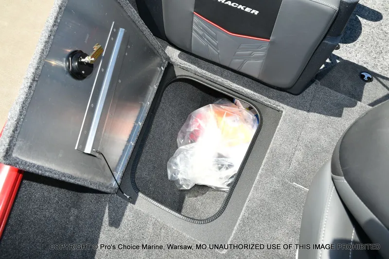 Slide: The Image of Tracker Pro Guide V-175 Combo 2026 - 60