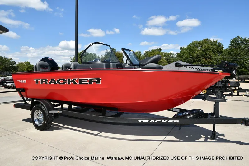 Slide: The Image of Tracker Pro Guide V-175 Combo 2026 - 85