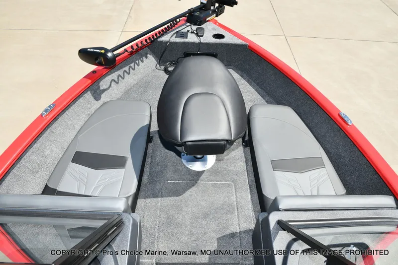 Slide: The Image of Tracker Pro Guide V-175 Combo 2026 - 9