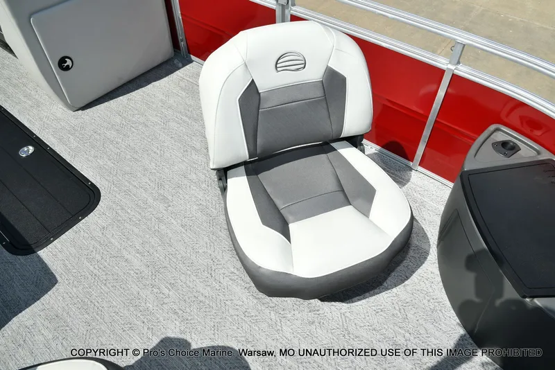 Slide: The Image of Sun Tracker Fishin' Barge 22 XP3 Tri-Toon w/200HP 2026 - 33