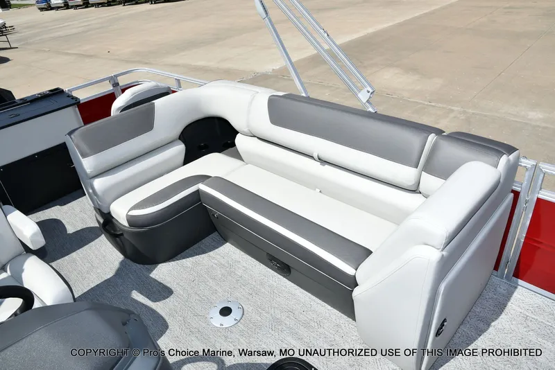 Slide: The Image of Sun Tracker Fishin' Barge 22 XP3 Tri-Toon w/200HP 2026 - 44