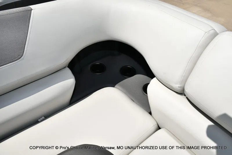 Slide: The Image of Sun Tracker Fishin' Barge 22 XP3 Tri-Toon w/200HP 2026 - 46