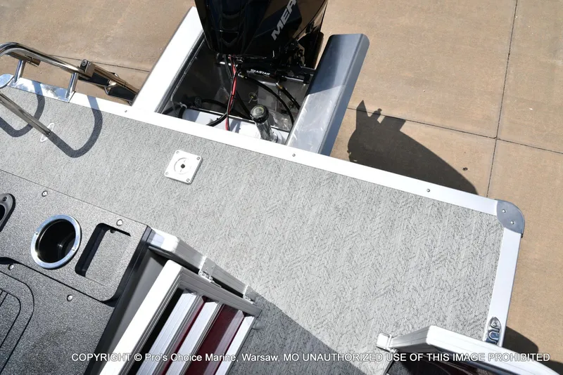 Slide: The Image of Sun Tracker Fishin' Barge 22 XP3 Tri-Toon w/200HP 2026 - 59