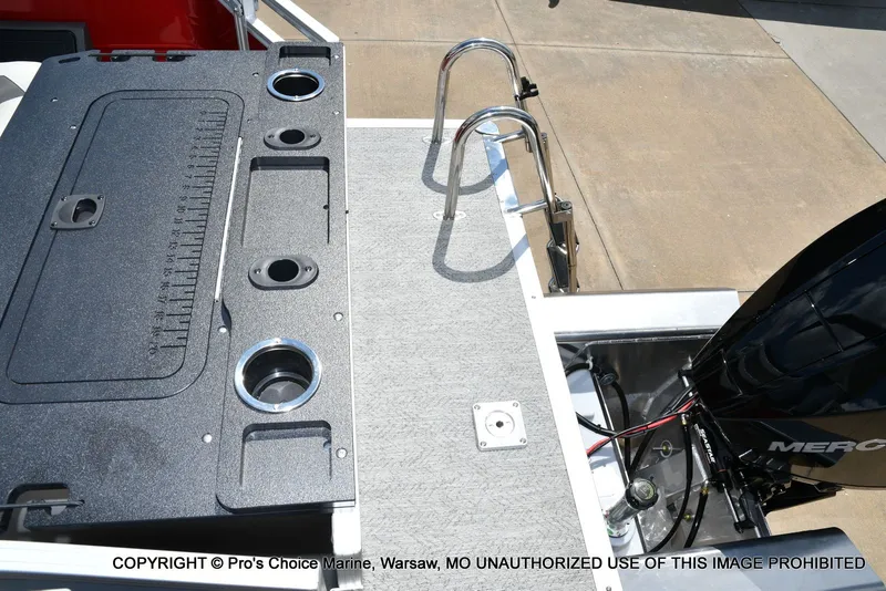 Slide: The Image of Sun Tracker Fishin' Barge 22 XP3 Tri-Toon w/200HP 2026 - 60