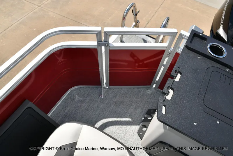 Slide: The Image of Sun Tracker Fishin' Barge 22 XP3 Tri-Toon w/200HP 2026 - 64