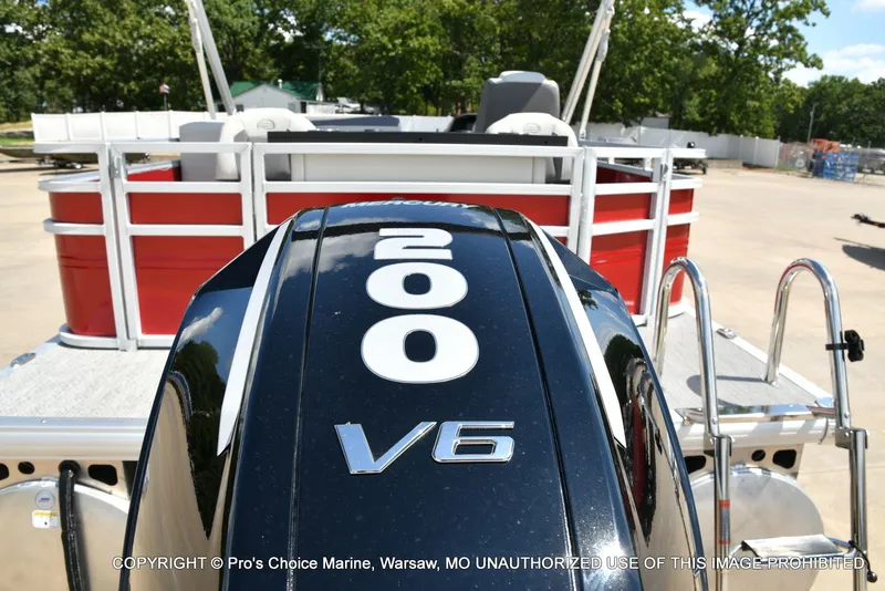 Slide: The Image of Sun Tracker Fishin' Barge 22 XP3 Tri-Toon w/200HP 2026 - 8