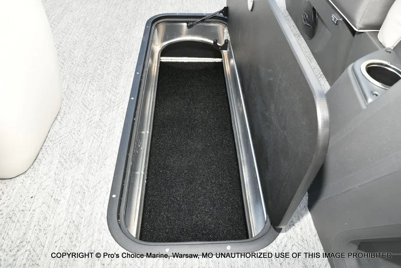 Slide: The Image of Sun Tracker Fishin' Barge 22 XP3 Tri-Toon w/200HP 2026 - 83