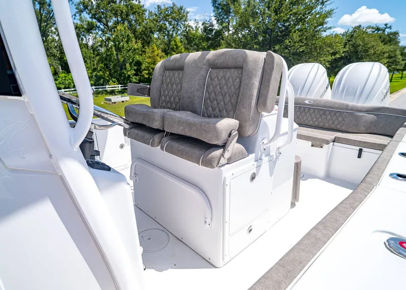 Slide: The Image of Sea Hunt Ultra 275 SE 2026 - 16