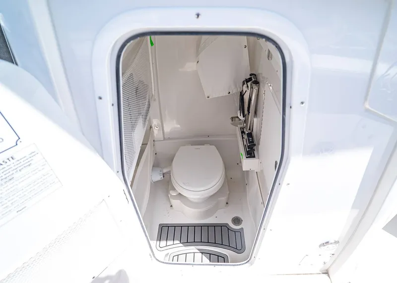 Slide: The Image of Sea Hunt Ultra 275 SE 2026 - 22