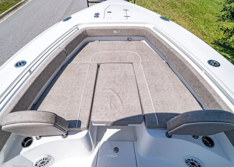 Slide: The Image of Sea Hunt Ultra 275 SE 2026 - 24