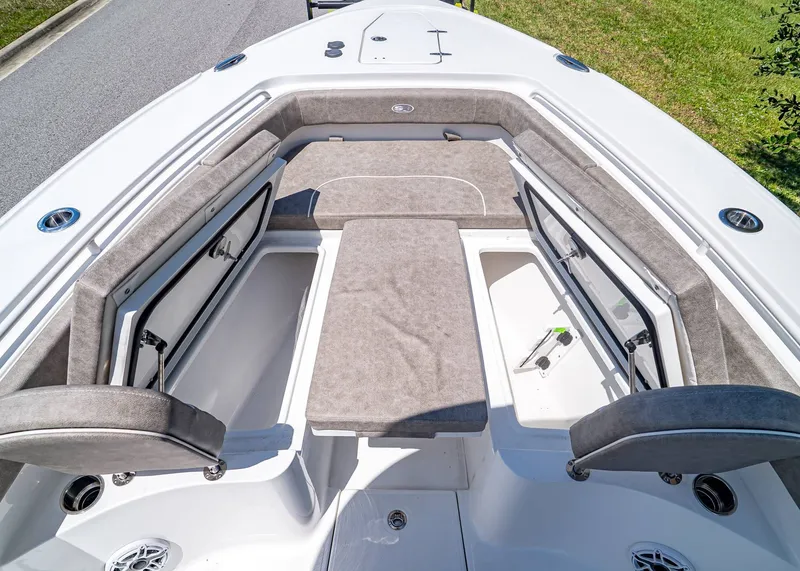 Slide: The Image of Sea Hunt Ultra 275 SE 2026 - 25