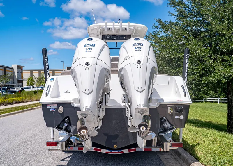 Slide: The Image of Sea Hunt Ultra 275 SE 2026 - 4