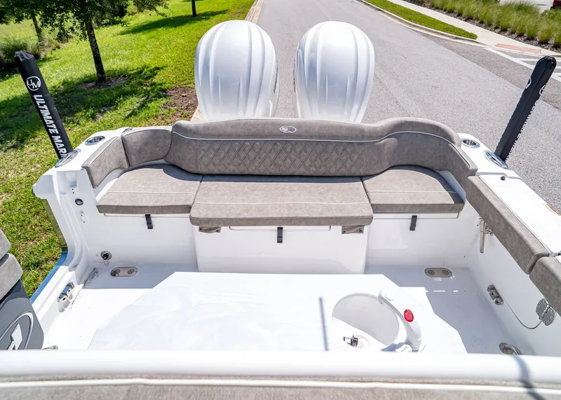 Slide: The Image of Sea Hunt Ultra 275 SE 2026 - 6