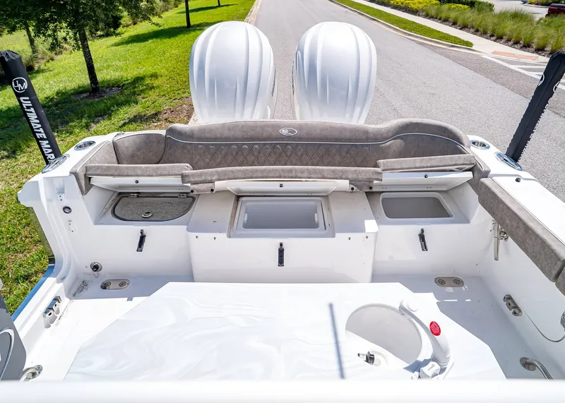 Slide: The Image of Sea Hunt Ultra 275 SE 2026 - 7