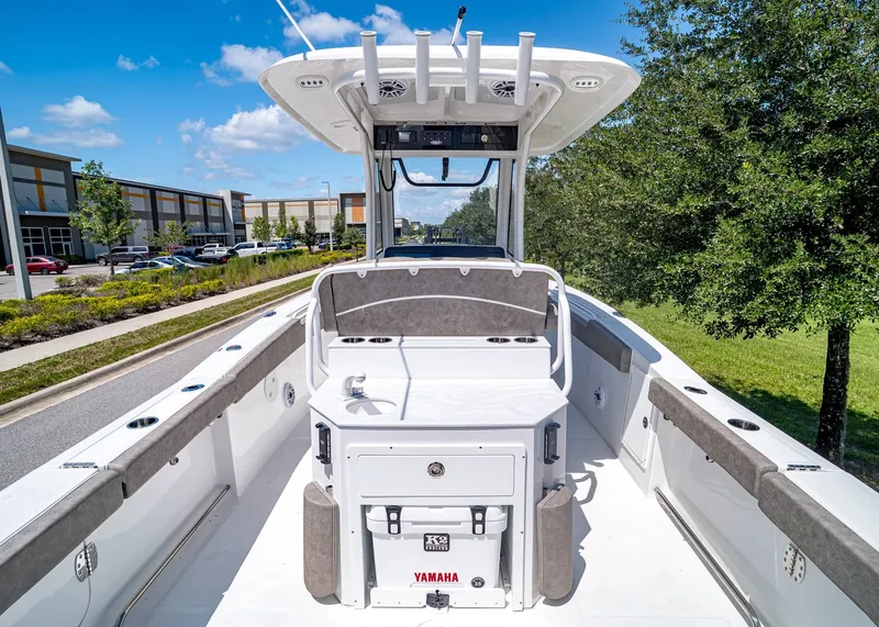 Slide: The Image of Sea Hunt Ultra 275 SE 2026 - 9