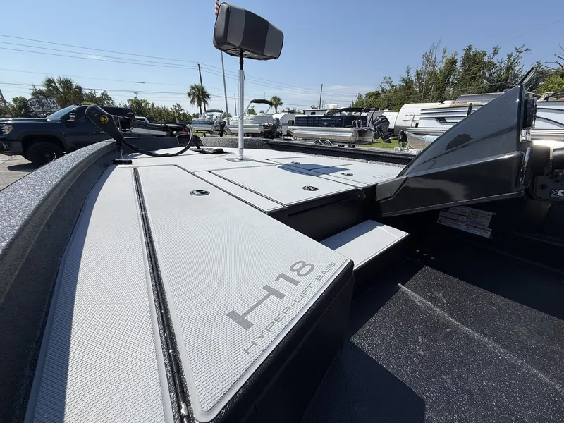 Slide: The Image of Xpress H18 Bass 2026 - 6