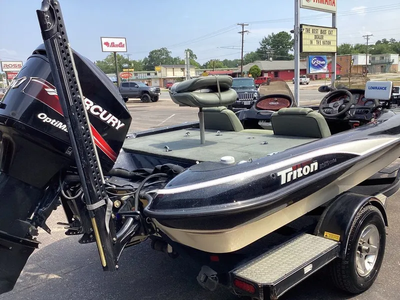 Slide: The Image of Triton Tr-186 2003 - 15