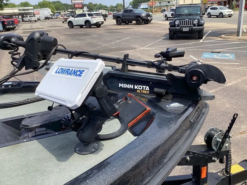 Slide: The Image of Triton Tr-186 2003 - 19