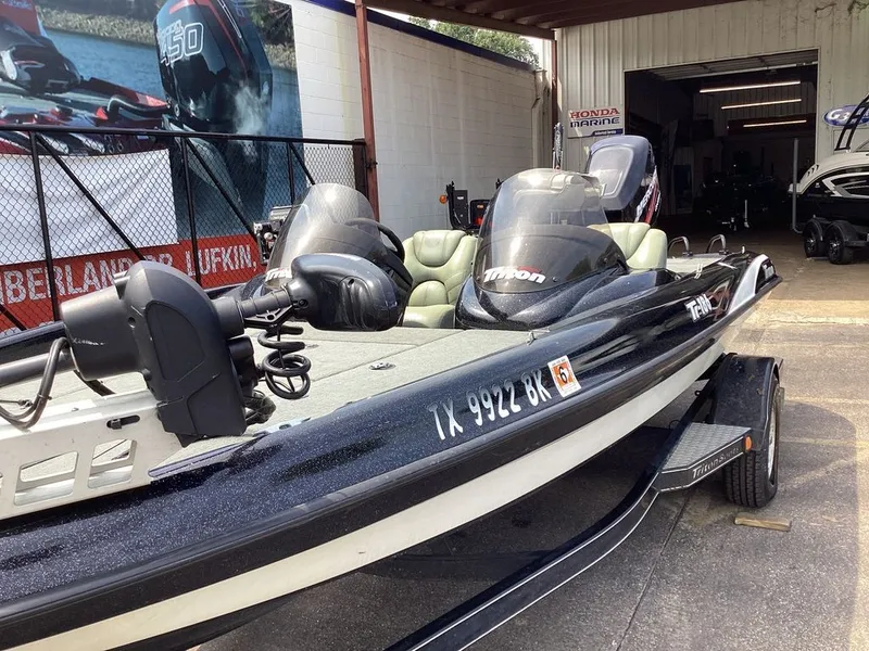 Slide: The Image of Triton Tr-186 2003 - 23