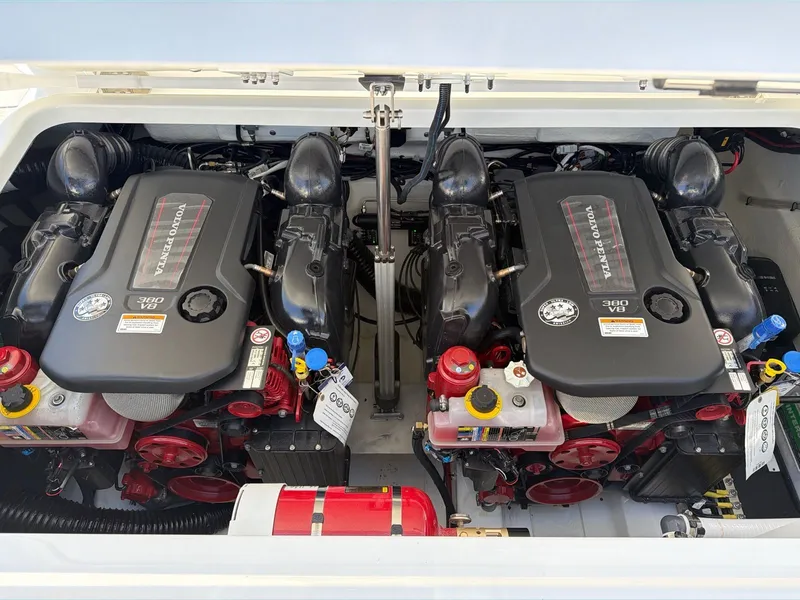 Slide: The Image of Dual engines in Cobalt R31 boat, model year 2026. - 35