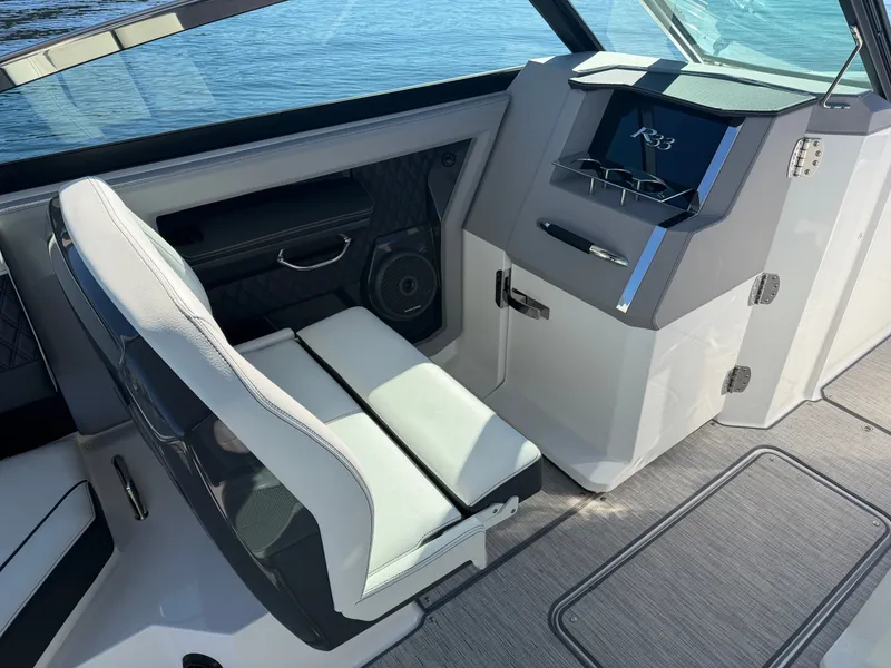 Slide: The Image of Cobalt R33 2024 - 12