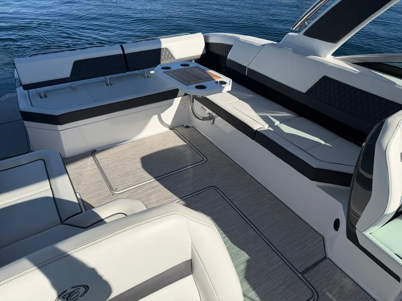 Slide: The Image of Cobalt R33 2024 - 9