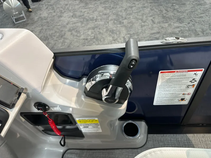 Slide: The Image of Harris Cruiser 210 2026 - 22