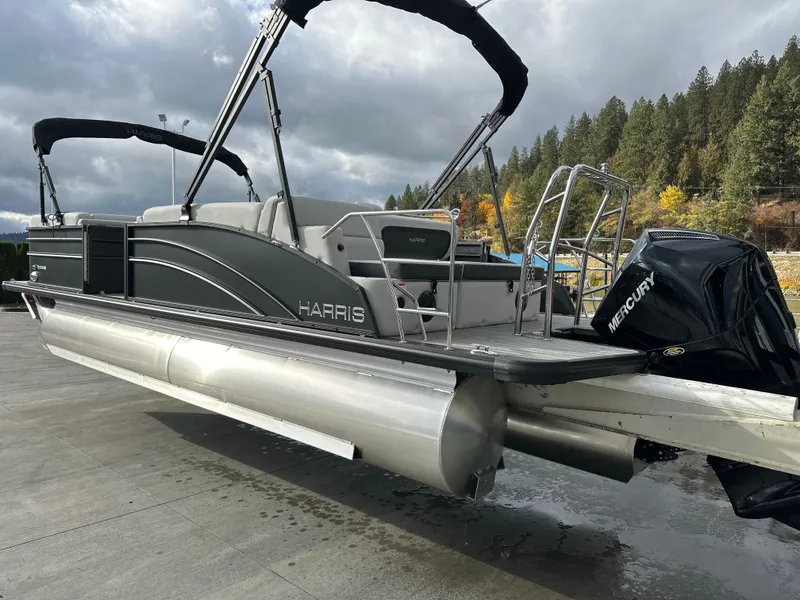 Slide: The Image of Harris Cruiser 230 2026 - 4