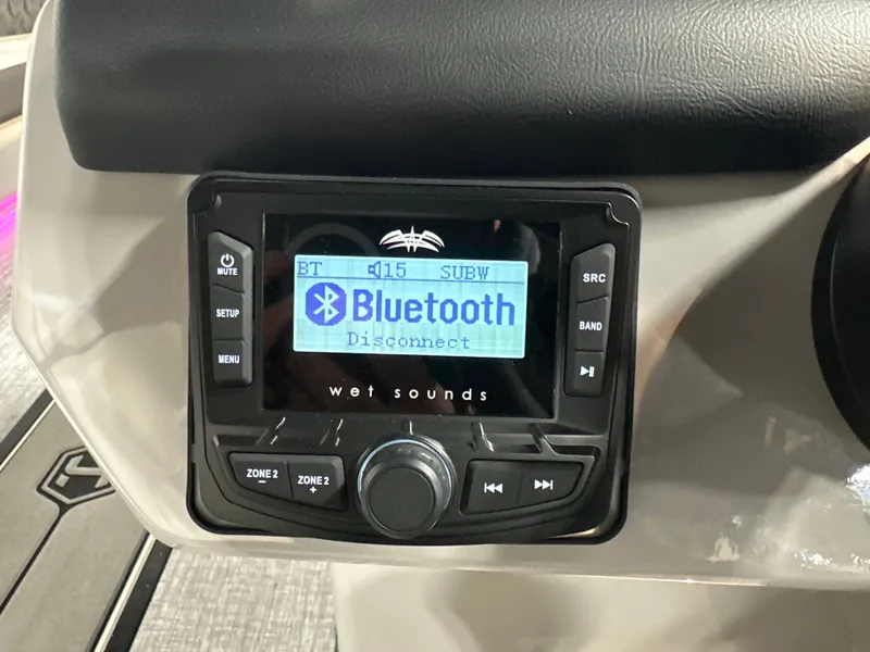 Slide: The Image of Harris Cruiser 230 2026 - 16