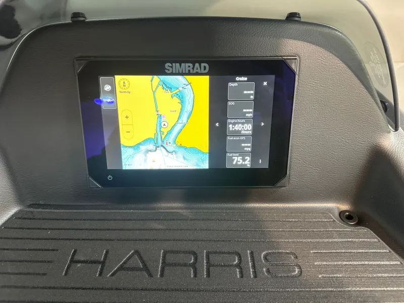 Slide: The Image of Harris Cruiser 230 2026 - 17