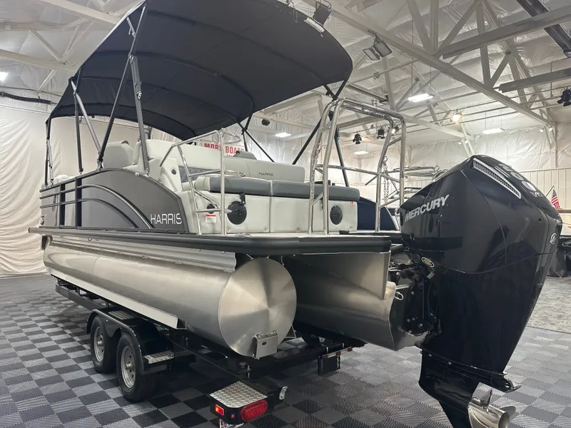 Slide: The Image of Harris Cruiser 230 2026 - 4