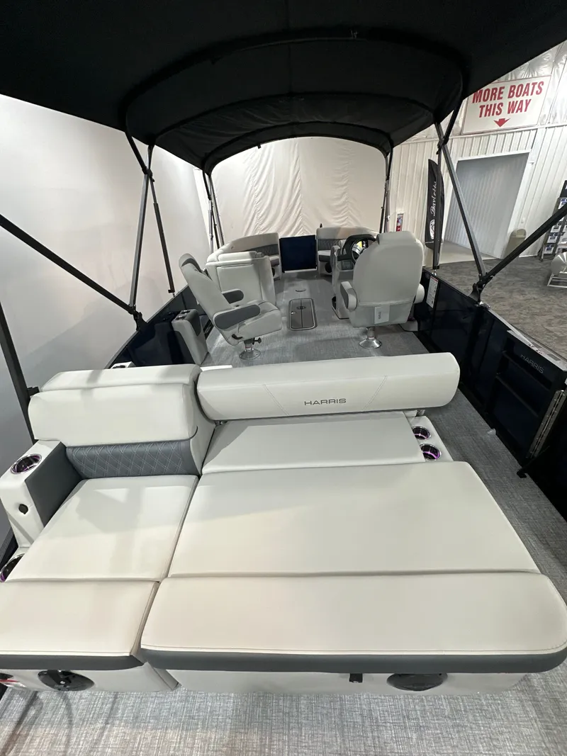 Slide: The Image of Harris Cruiser 230 2026 - 7