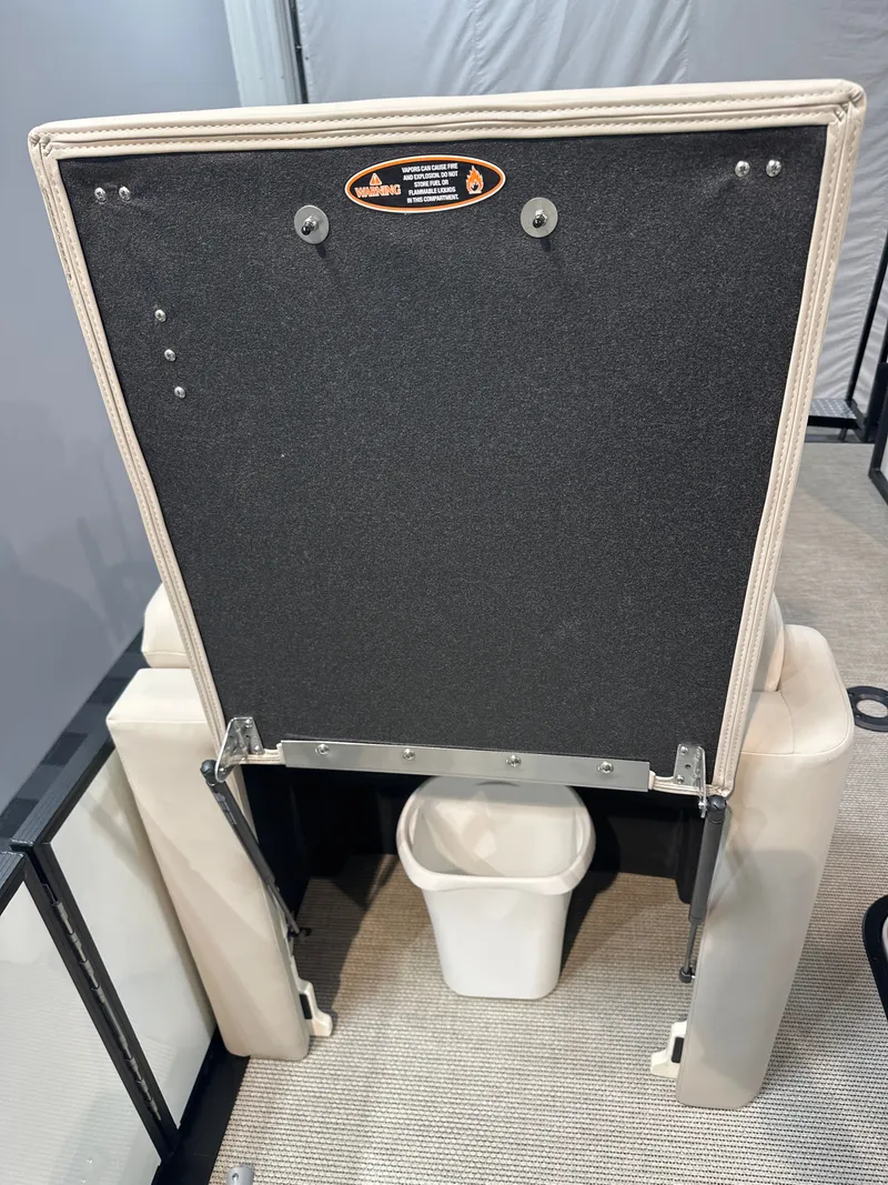 Slide: The Image of Harris Cruiser 230 2026 - 20