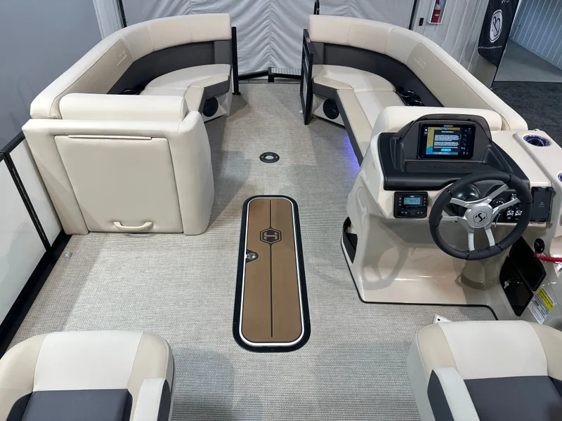 Slide: The Image of Harris Cruiser 230 2026 - 9