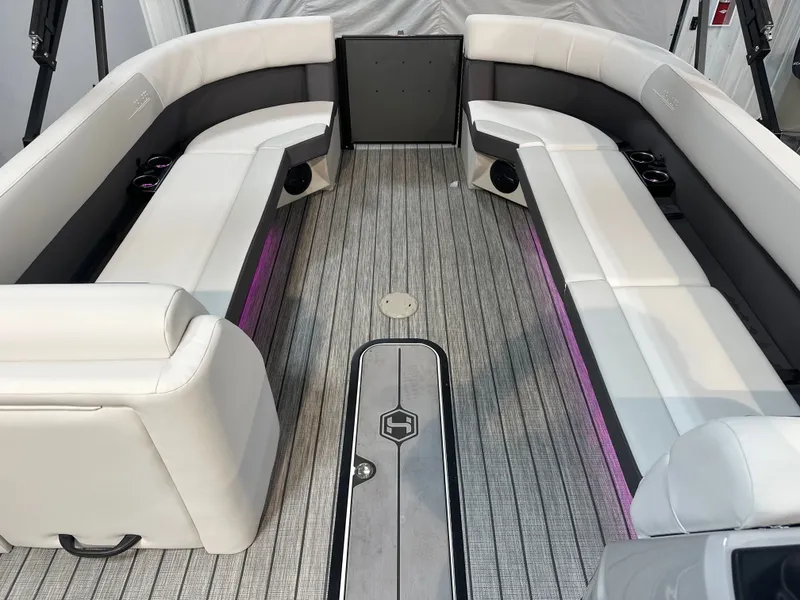 Slide: The Image of Harris Cruiser 250 2026 - 9