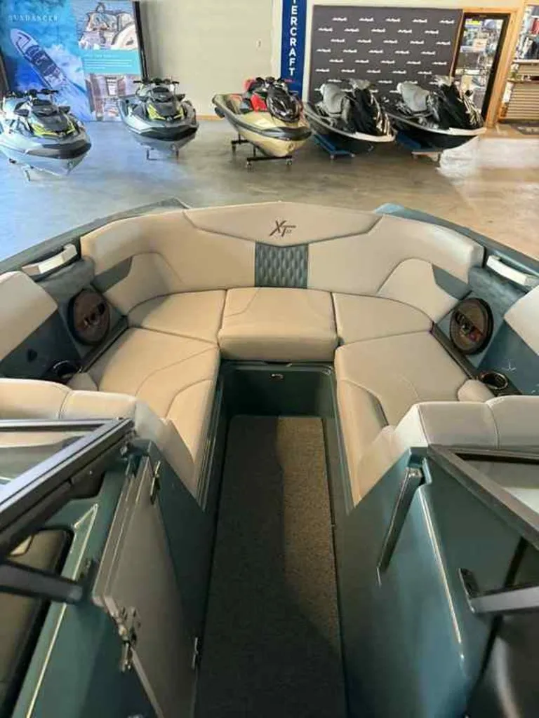 Slide: The Image of MasterCraft XT22 2025 - 10