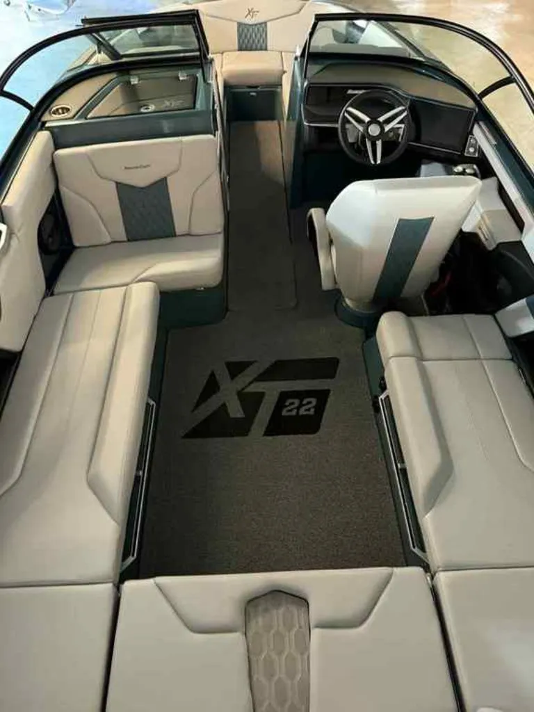 Slide: The Image of MasterCraft XT22 2025 - 9