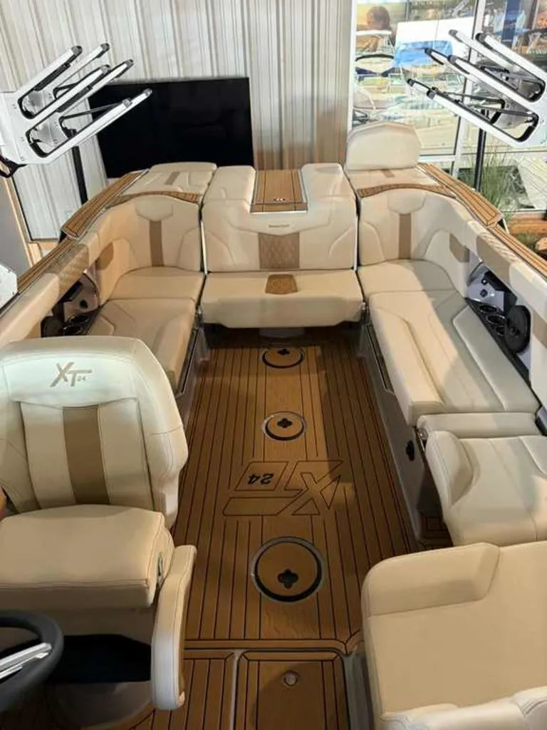 Slide: The Image of MasterCraft XT24 2025 - 12