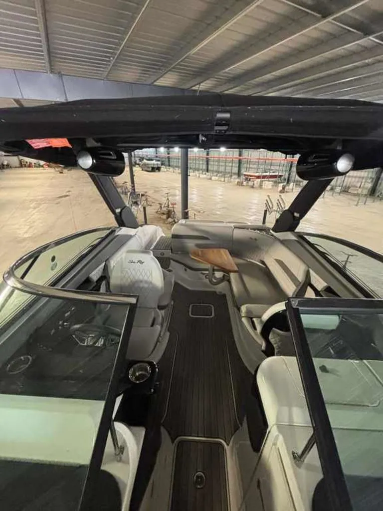 Slide: The Image of Sea Ray SLX 260 Surf 2024 - 3