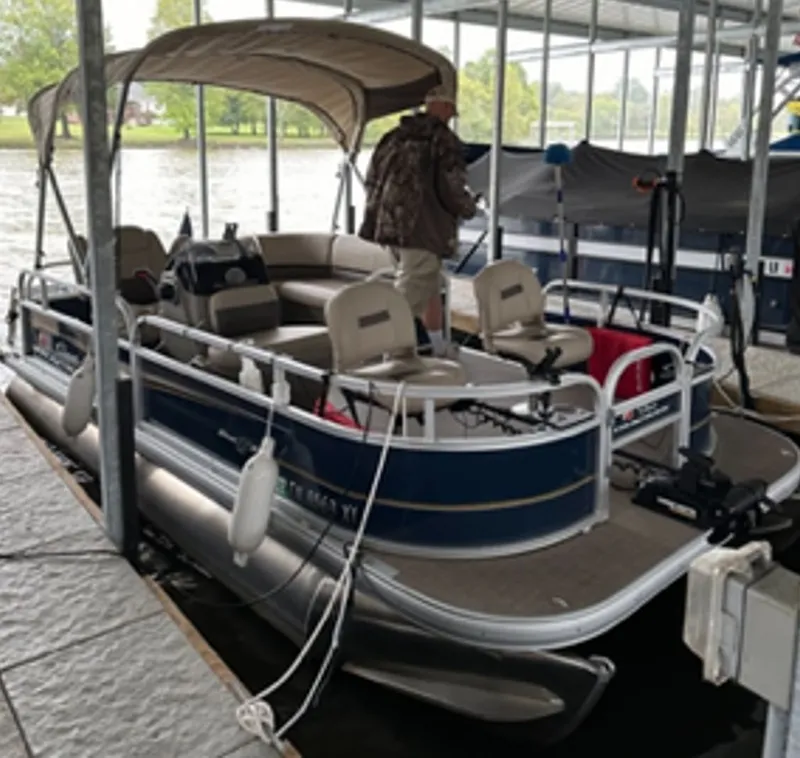 Slide: The Image of Sun Tracker Bass Buggy 16 XL 2024 - 2