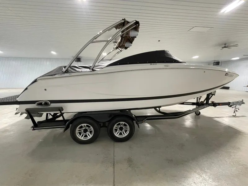 Slide: The Image of Four Winns SL242 2009 - 5