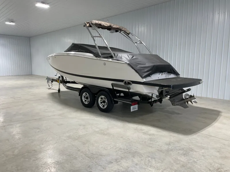 Slide: The Image of Four Winns SL242 2009 - 7