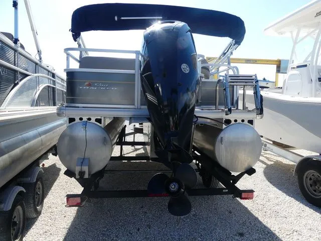 Slide: The Image of Sun Tracker Party Barge 18 DLX 2023 - 4