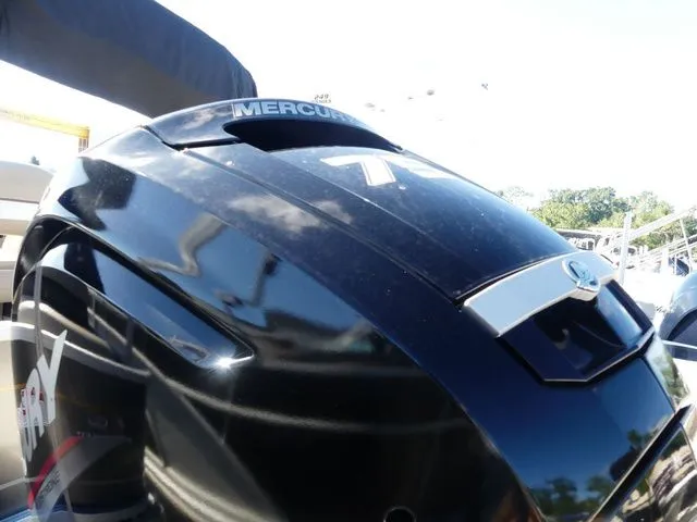 Slide: The Image of Sun Tracker Party Barge 18 DLX 2023 - 5