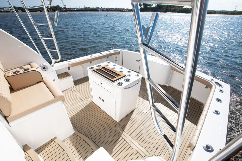 Slide: The Image of Henriques 42 Express Hardtop Bridge 2021 - 19